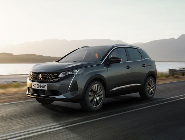 Le SUV Peugeot 3008 s'offre une face avant redessinée