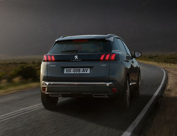 Le SUV Peugeot 3008 s'offre une face avant redessinée
