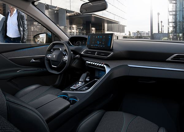 Le SUV Peugeot 3008 s'offre une face avant redessinée
