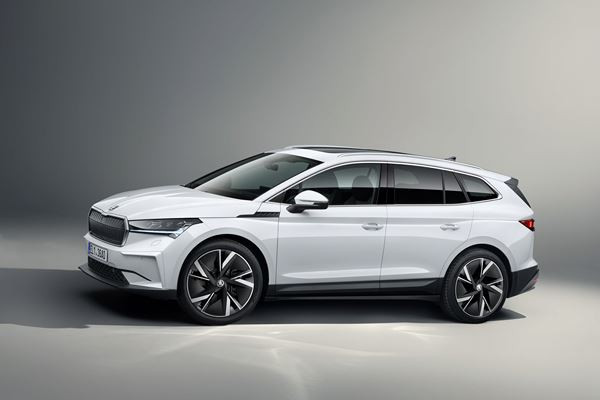 Le SUV électrique Skoda Enyaq iV affiche des proportions équilibrées