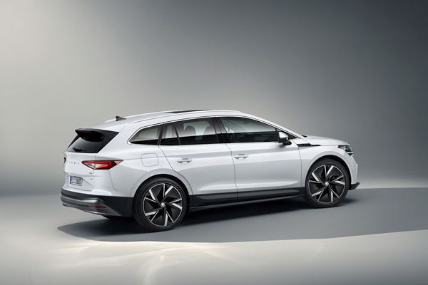 Le SUV électrique Skoda Enyaq iV affiche des proportions équilibrées