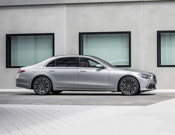 La Mercedes-Benz Classe S entend définir le segment du luxe automobile