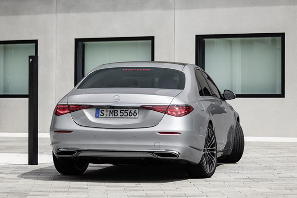 La Mercedes-Benz Classe S entend définir le segment du luxe automobile