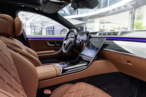 La Mercedes-Benz Classe S entend définir le segment du luxe automobile