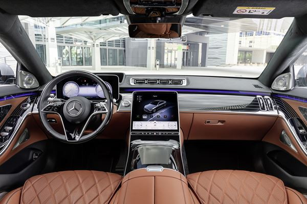 La Mercedes-Benz Classe S entend définir le segment du luxe automobile