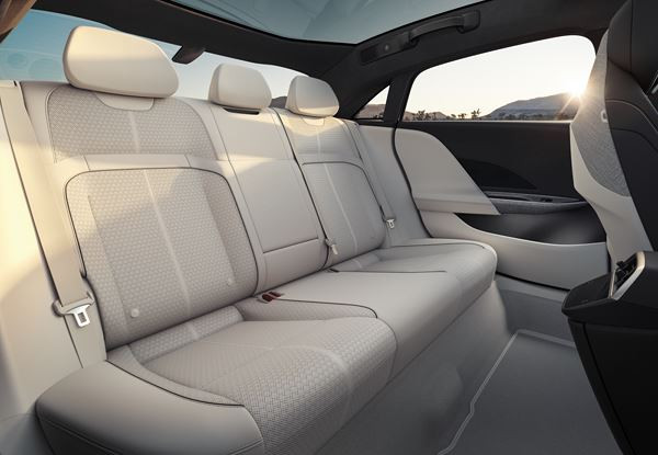 La berline électrique Lucid Air revendique une autonomie de 832 km