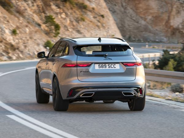 Le SUV sportif Jaguar F-Pace affiche une présence plus affirmée