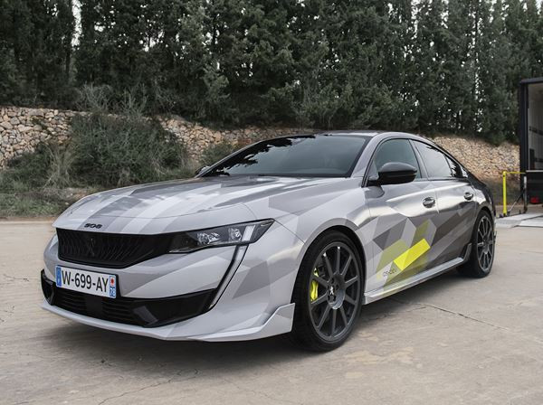 La berline radicale 508 Peugeot Sport Engineered délivre 360 ch