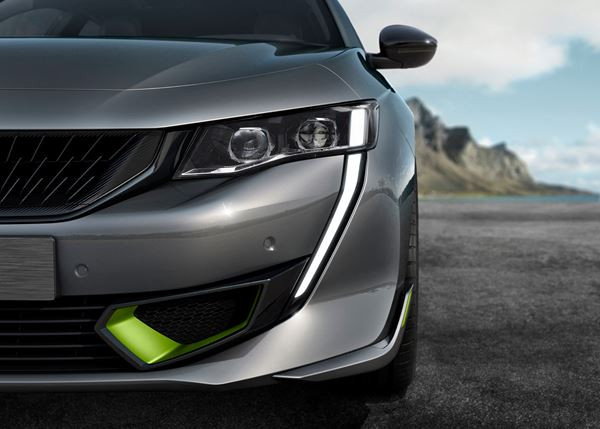 Le break radical 508 SW Peugeot Sport Engineered délivre 360 ch