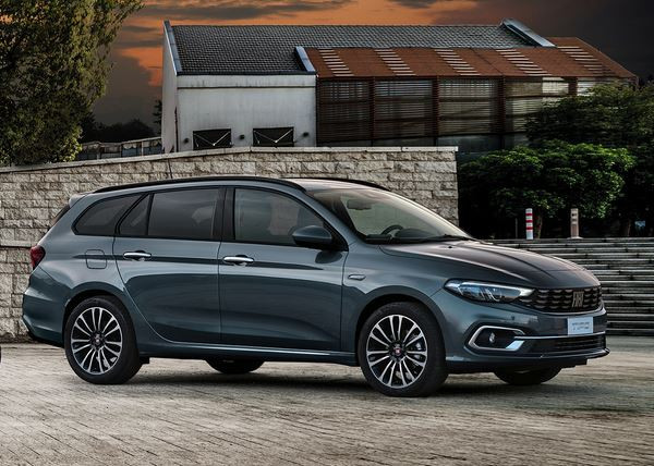 Le break Fiat Tipo Station Wagon bénéficie d'un restylage de mi-carrière