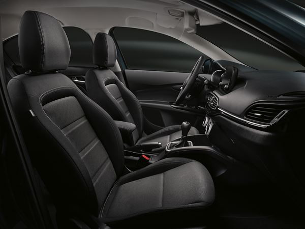 Le break Fiat Tipo Station Wagon bénéficie d'un restylage de mi-carrière