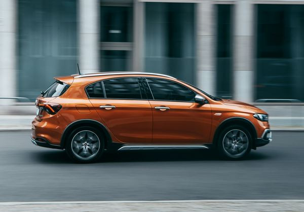 La Fiat Tipo se décline en version crossover Cross