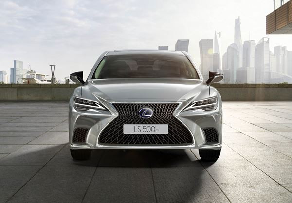 La berline Lexus LS bénéficie d’améliorations esthétiques et technologiques