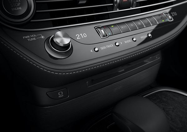 La berline Lexus LS bénéficie d’améliorations esthétiques et technologiques