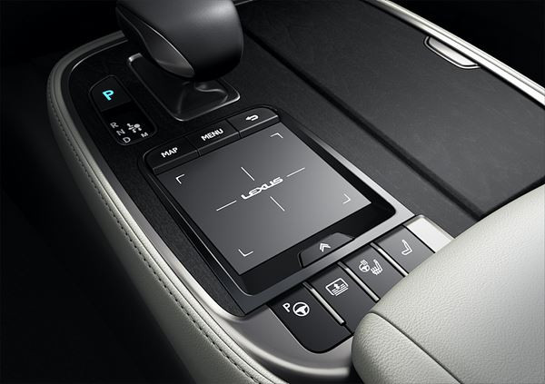 La berline Lexus LS bénéficie d’améliorations esthétiques et technologiques