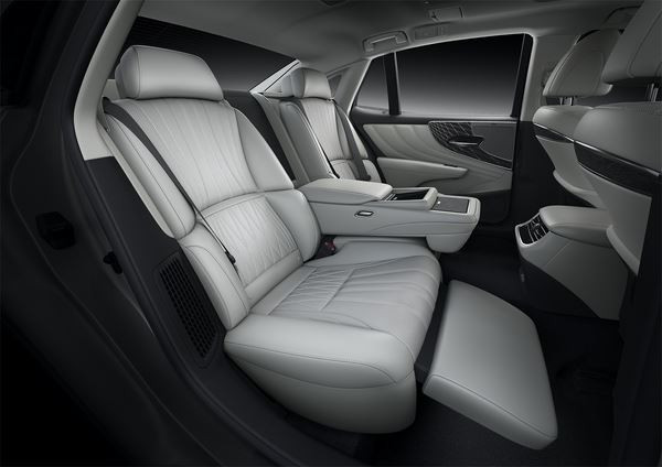 La berline Lexus LS bénéficie d’améliorations esthétiques et technologiques