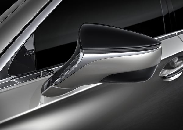 La berline Lexus LS bénéficie d’améliorations esthétiques et technologiques