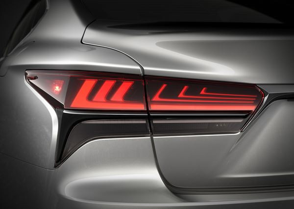 La berline Lexus LS bénéficie d’améliorations esthétiques et technologiques