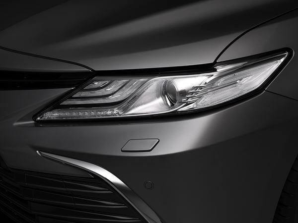 La grande berline Toyota Camry Hybride bénéficie de plusieurs améliorations
