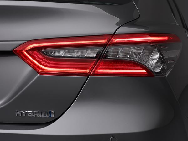 La grande berline Toyota Camry Hybride bénéficie de plusieurs améliorations