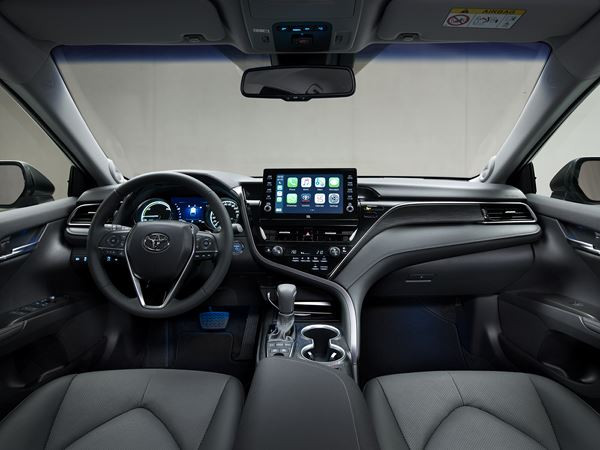 La grande berline Toyota Camry Hybride bénéficie de plusieurs améliorations