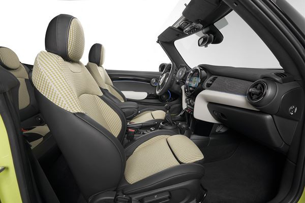 La Mini Cabrio s'offre un léger rafraîchissement