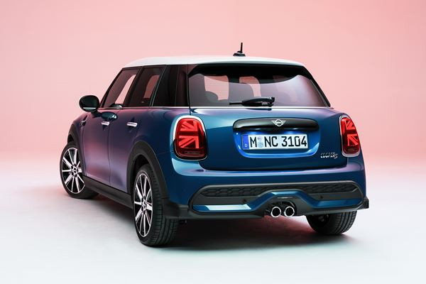 La Mini 5 portes s'offre un léger relooking