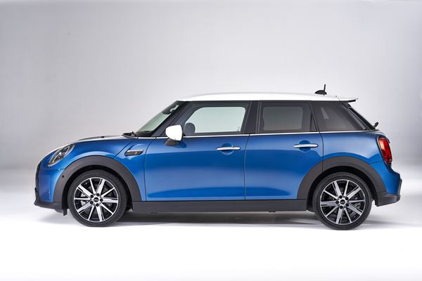 La Mini 5 portes s'offre un léger relooking