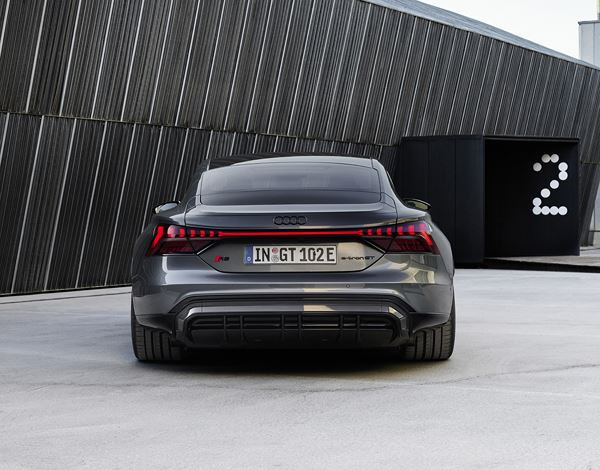 Le coupé quatre portes Audi RS e-tron GT affiche des performances électrique impressionnantes