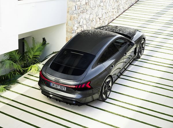 Le coupé quatre portes Audi RS e-tron GT affiche des performances électrique impressionnantes