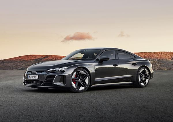 Le coupé quatre portes Audi RS e-tron GT affiche des performances électrique impressionnantes