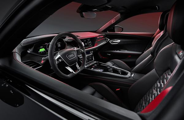 Le coupé quatre portes Audi RS e-tron GT affiche des performances électrique impressionnantes