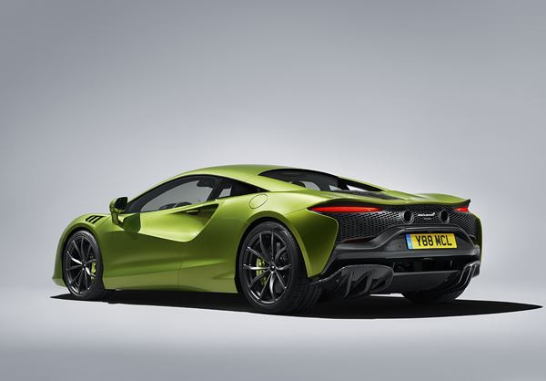 La supercar hybride McLaren Artura développe 680 ch et 720 Nm de couple