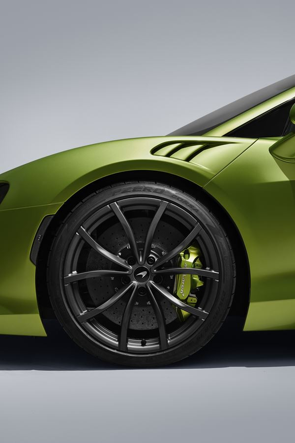 La supercar hybride McLaren Artura développe 680 ch et 720 Nm de couple