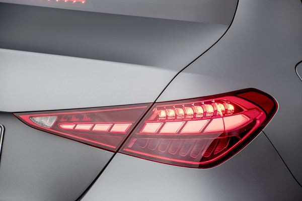 La Mercedes-Benz Classe C Berline se dote d'équipements high-tech de la Classe S