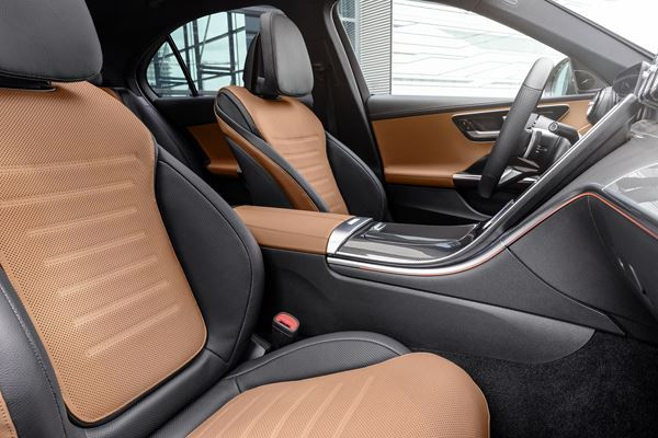 La Mercedes-Benz Classe C Berline se dote d'équipements high-tech de la Classe S