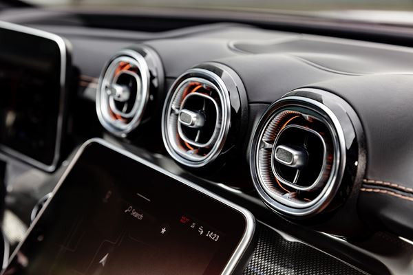 La Mercedes-Benz Classe C Berline se dote d'équipements high-tech de la Classe S