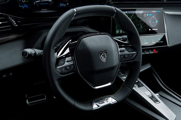 La Peugeot 308 change de morphologie