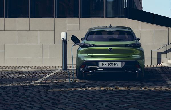 La Peugeot 308 change de morphologie