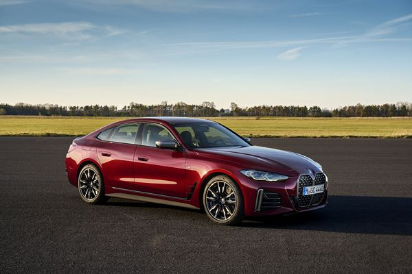 La BMW Série 4 Gran Coupé de deuxième génération affiche un caractère affirmé