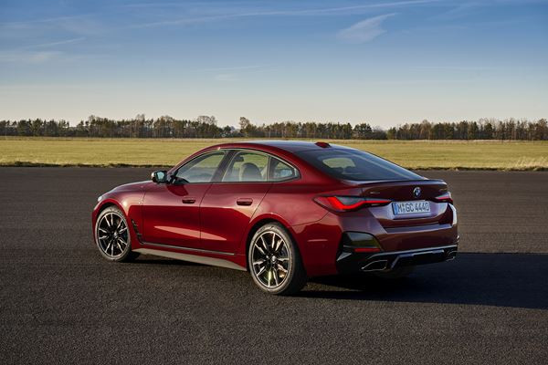 La BMW Série 4 Gran Coupé de deuxième génération affiche un caractère affirmé