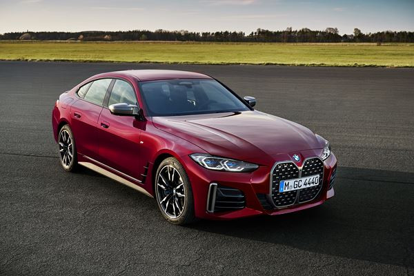 La BMW Série 4 Gran Coupé de deuxième génération affiche un caractère affirmé