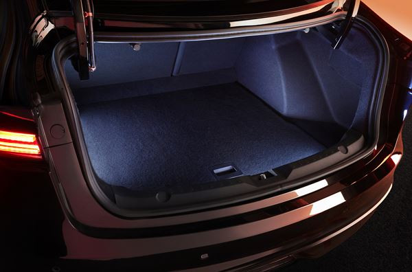 Mobilize Limo : une berline électrique en souscription pour les professionnels