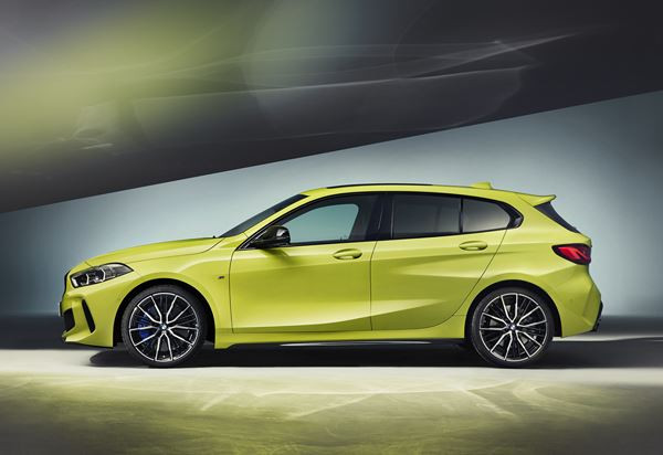 La BMW M135i xDrive bénéficie de modifications du châssis