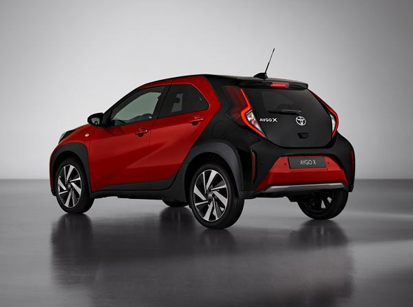 Le crossover urbain Toyota Aygo X revendique une personnalité épicée