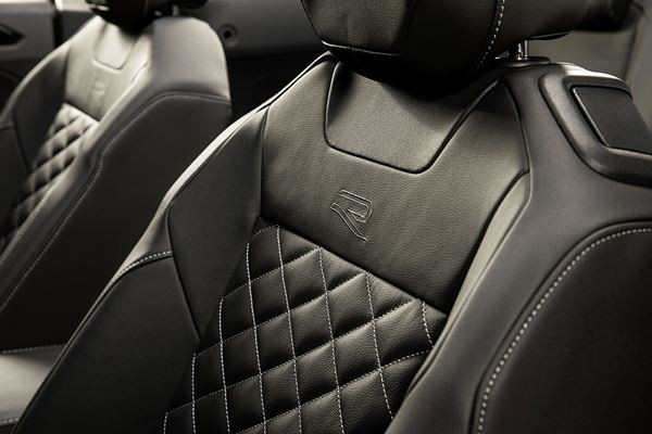 Le Volkswagen T-Roc Cabriolet affiche un design extérieur affûté