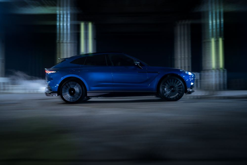 Le SUV haute performance Aston Martin DBX707 est un SUV pas comme les autres