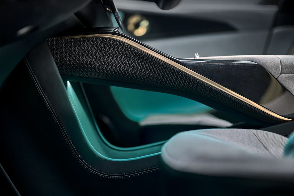 Le SUV électrique Lotus Eletre affiche des performances d'hypercar