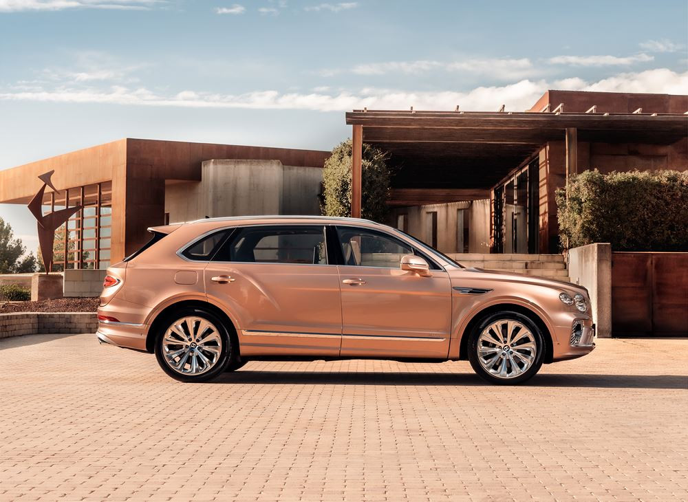 Le SUV de luxe Bentley Bentayga s'allonge de 180 mm pour devenir un véhicule Grand Tourisme