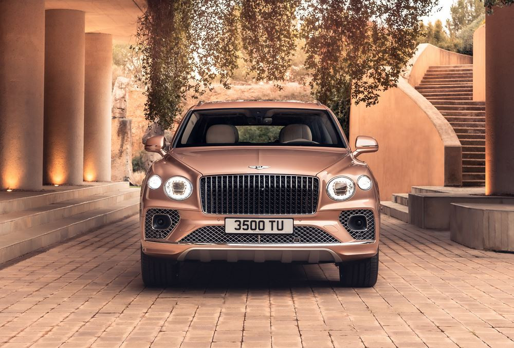 Le SUV de luxe Bentley Bentayga s'allonge de 180 mm pour devenir un véhicule Grand Tourisme